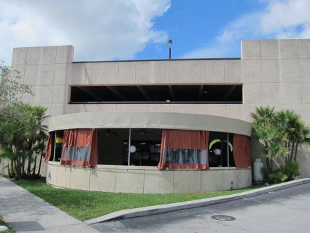 See the Bolivian flag on the left? That's how you know!